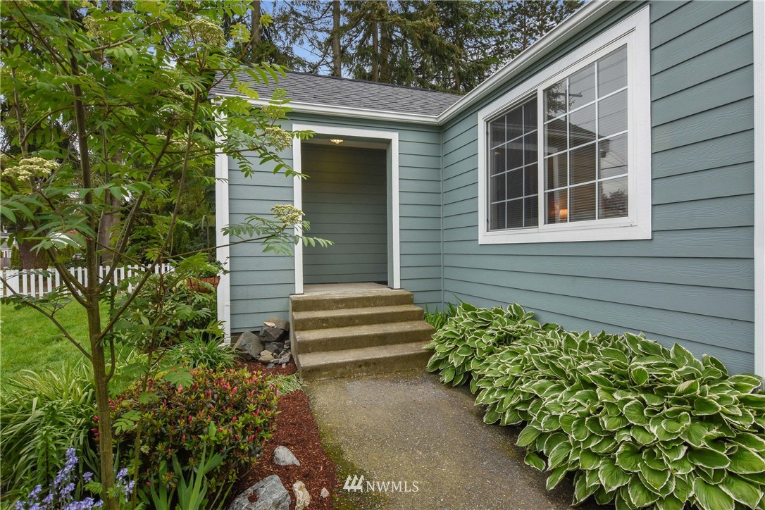 6408 Cady Road Everett, WA 98203 - Photo 3 of 22