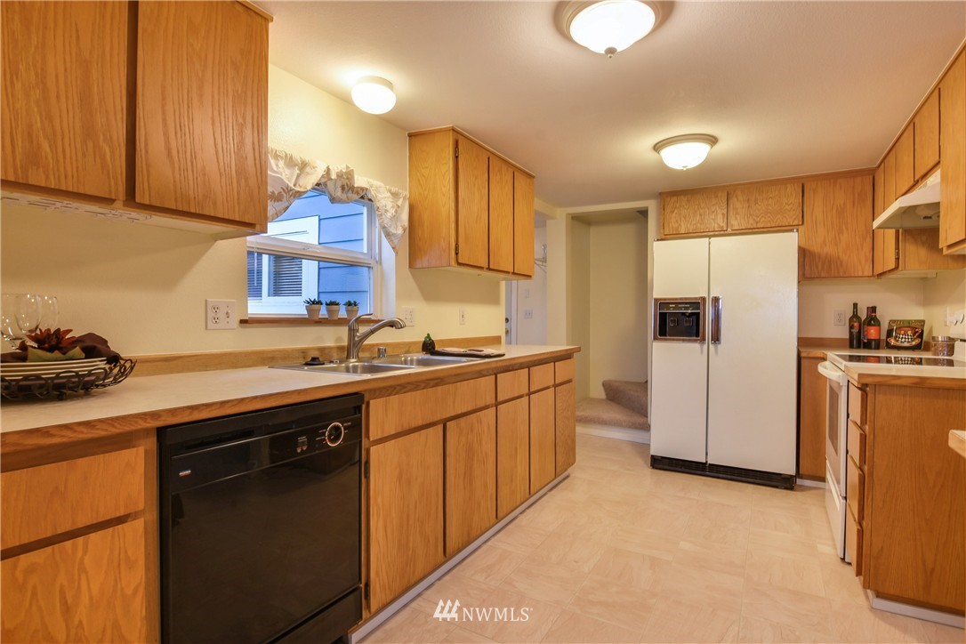 6408 Cady Road Everett, WA 98203 - Photo 6 of 22