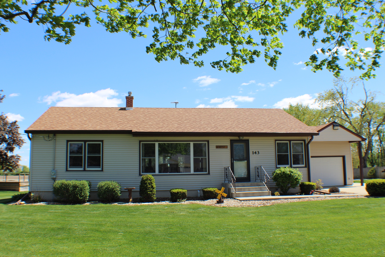 143 North 5000w Road Kankakee, IL 60901 - Photo 1 of 19