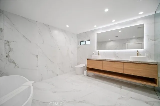 $1,795,000 | 17158 Citronia Street, Northridge, CA 91325