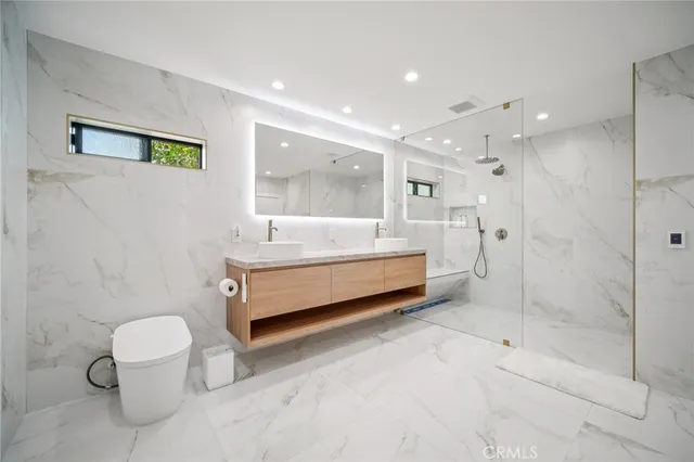 $1,795,000 | 17158 Citronia Street, Northridge, CA 91325