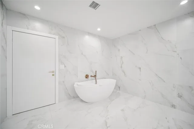 $1,795,000 | 17158 Citronia Street, Northridge, CA 91325