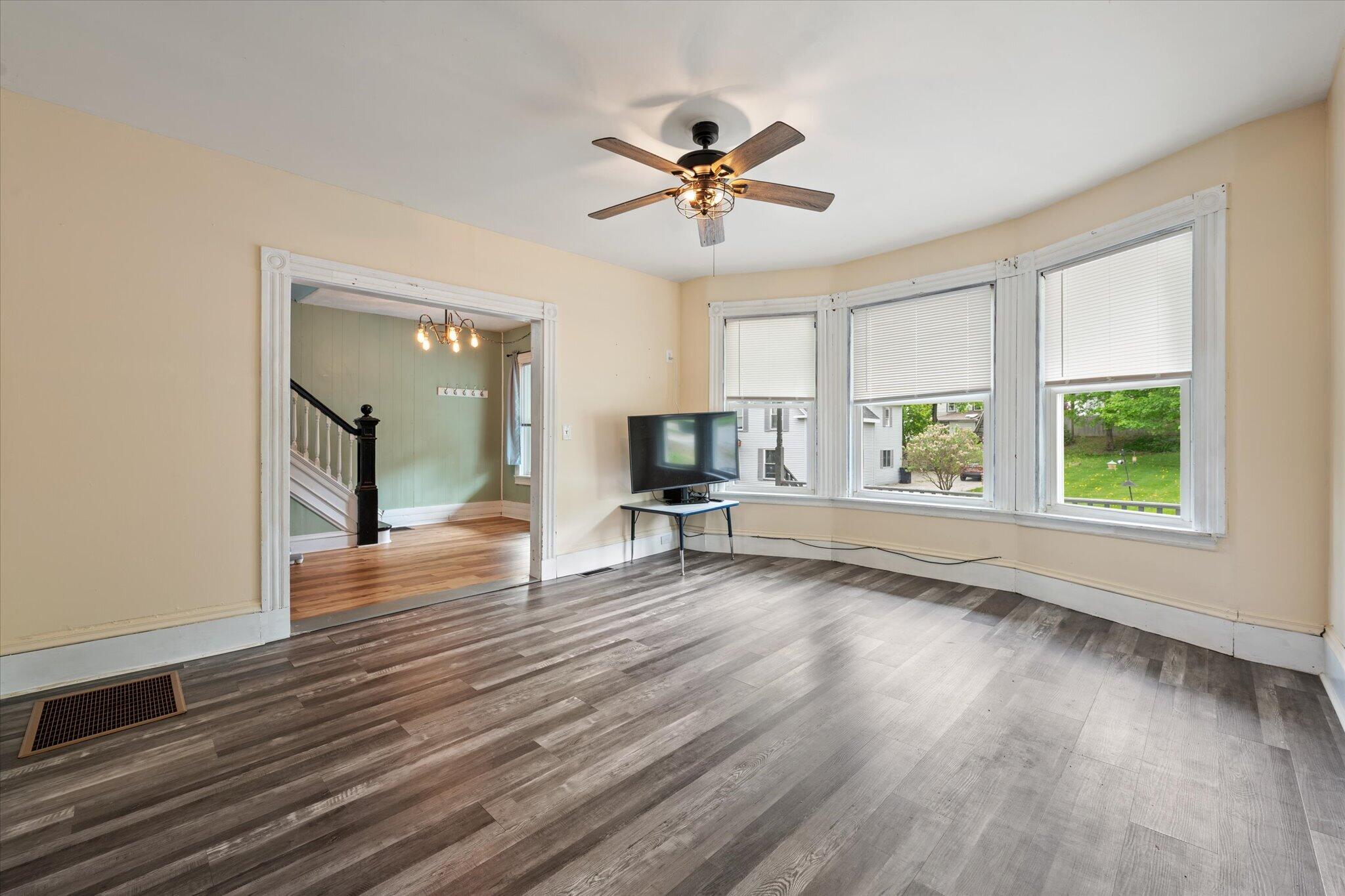 40 Fremont Street Bangor, ME 04401 - Photo 14 of 35 16-Living