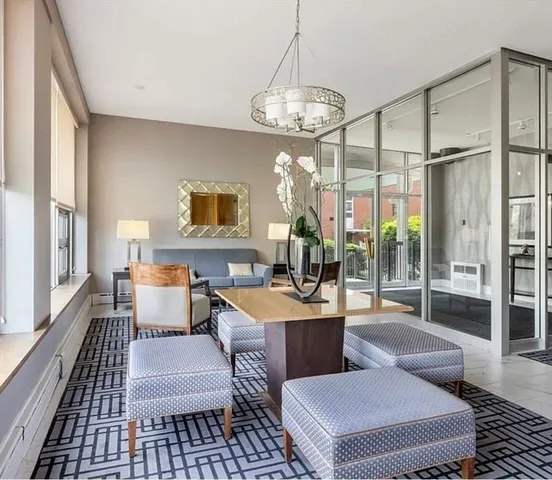 $3,850 | 20 Hammond Pond Parkway, Unit 305, Newton, MA 02467