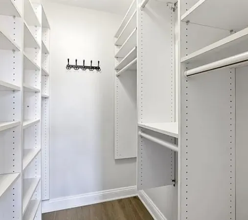 $3,650 | 20 Hammond Pond Parkway, Unit 305, Newton, MA 02467