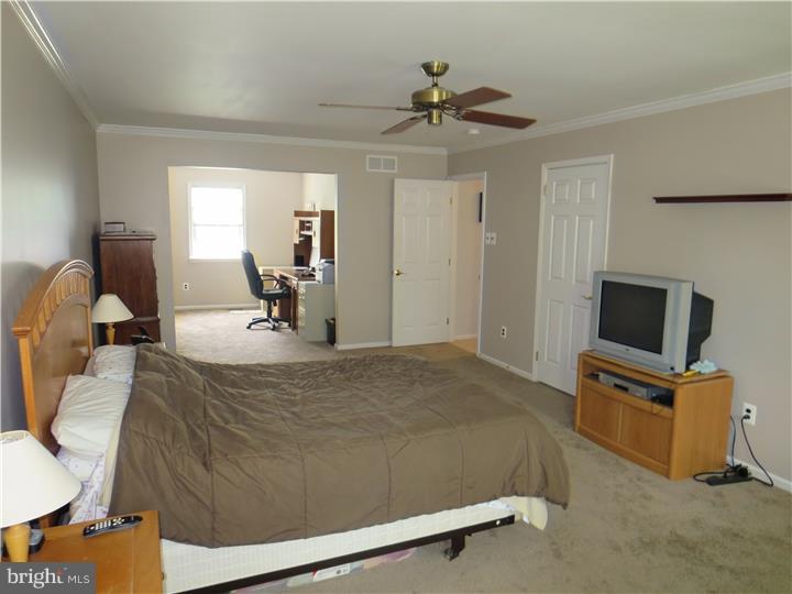 417 Gladstone Road Langhorne, PA 19047 - Photo 11 of 21 Bedroom - Main