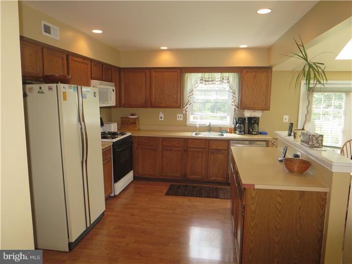 417 Gladstone Road Langhorne, PA 19047 - Photo 6 of 21 Kitchen