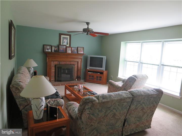 417 Gladstone Road Langhorne, PA 19047 - Photo 10 of 21 Family Room