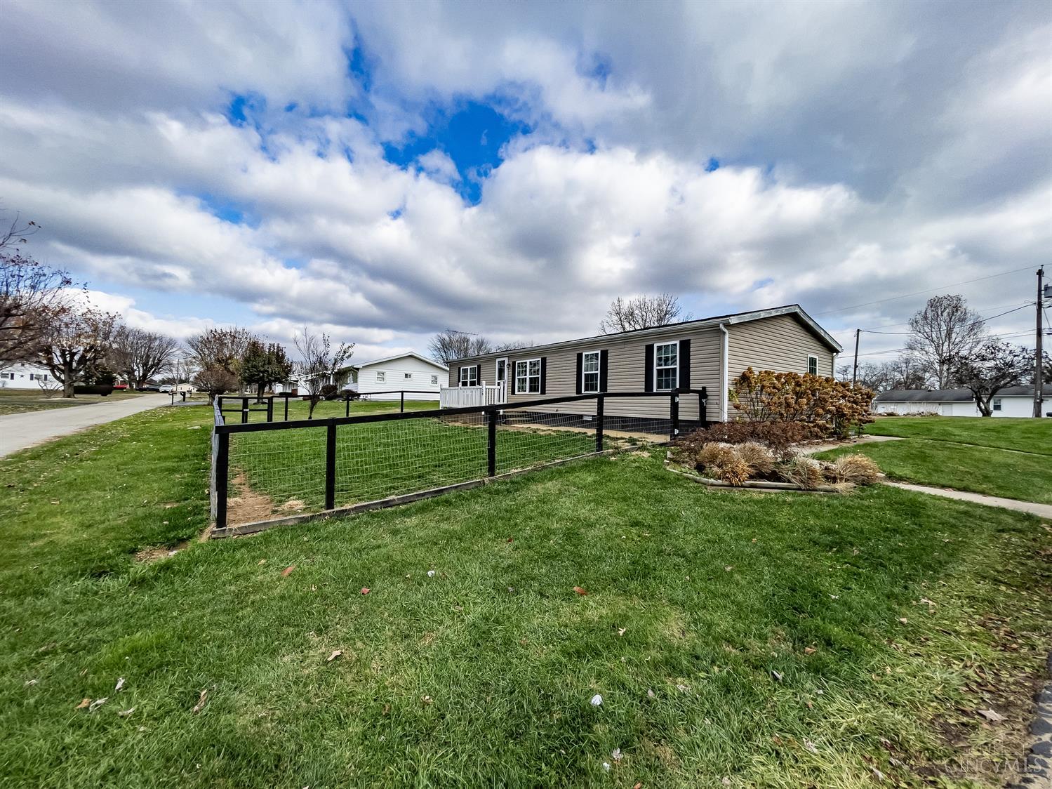 138 Randy Street West Union, OH 45693 - Photo 2 of 29
