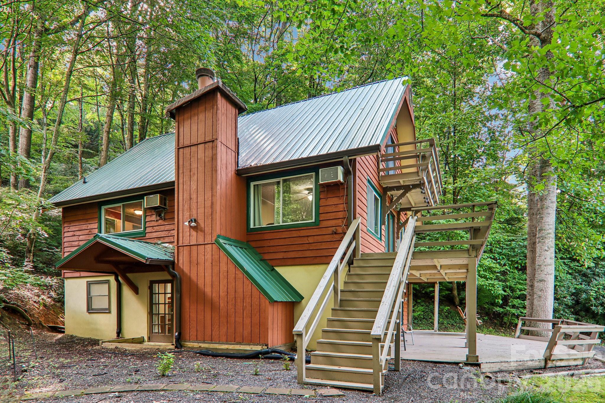330 Riddle Cove Road Maggie Valley, NC 28751 - Photo 3 of 43 Gallery Image 3