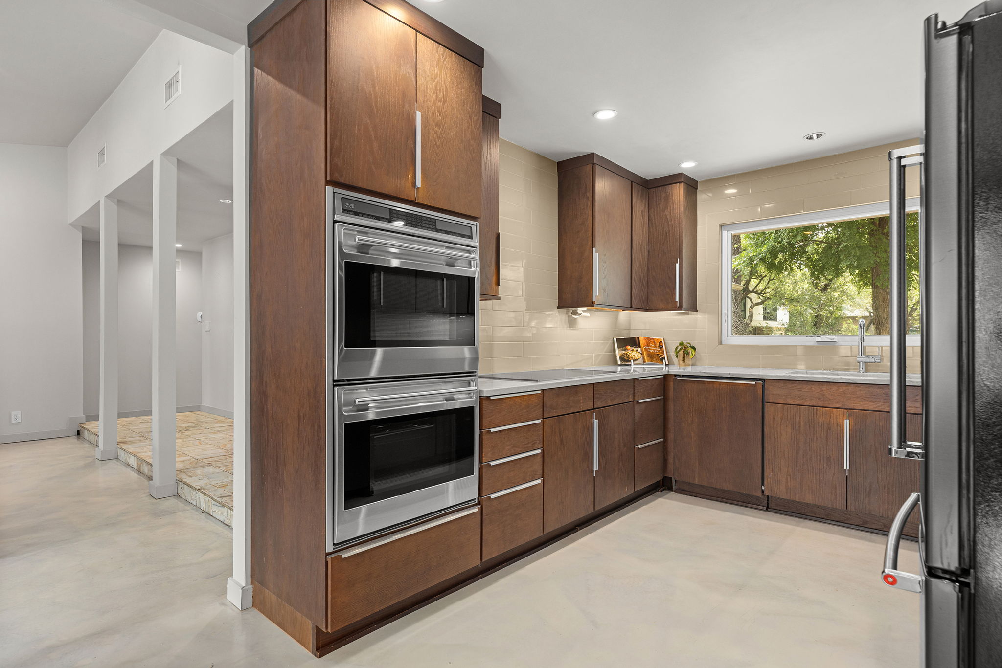 12907 Springvale Drive Austin, TX 78729 - Photo 12 of 36