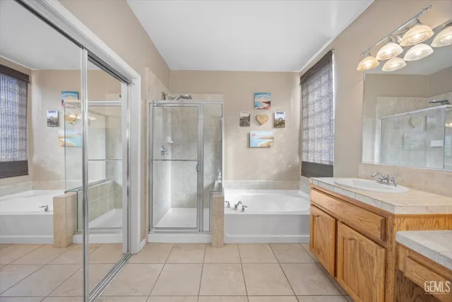 $595,000 | Undisclosed Address, Bakersfield, CA 93312