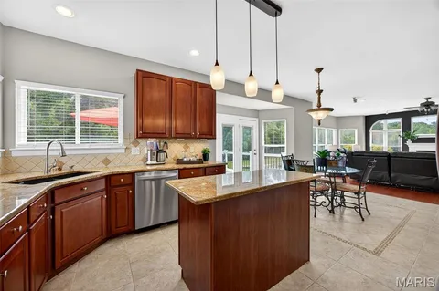 $550,000 | 8046 Knights Crossing Drive, O'Fallon, MO 63368