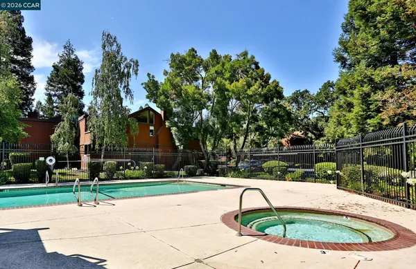 $299,000 | 833 Camelback Place, Pleasant Hill, CA 94523