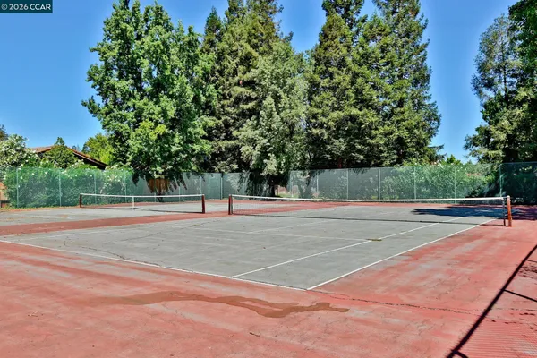 $299,000 | 833 Camelback Place, Pleasant Hill, CA 94523