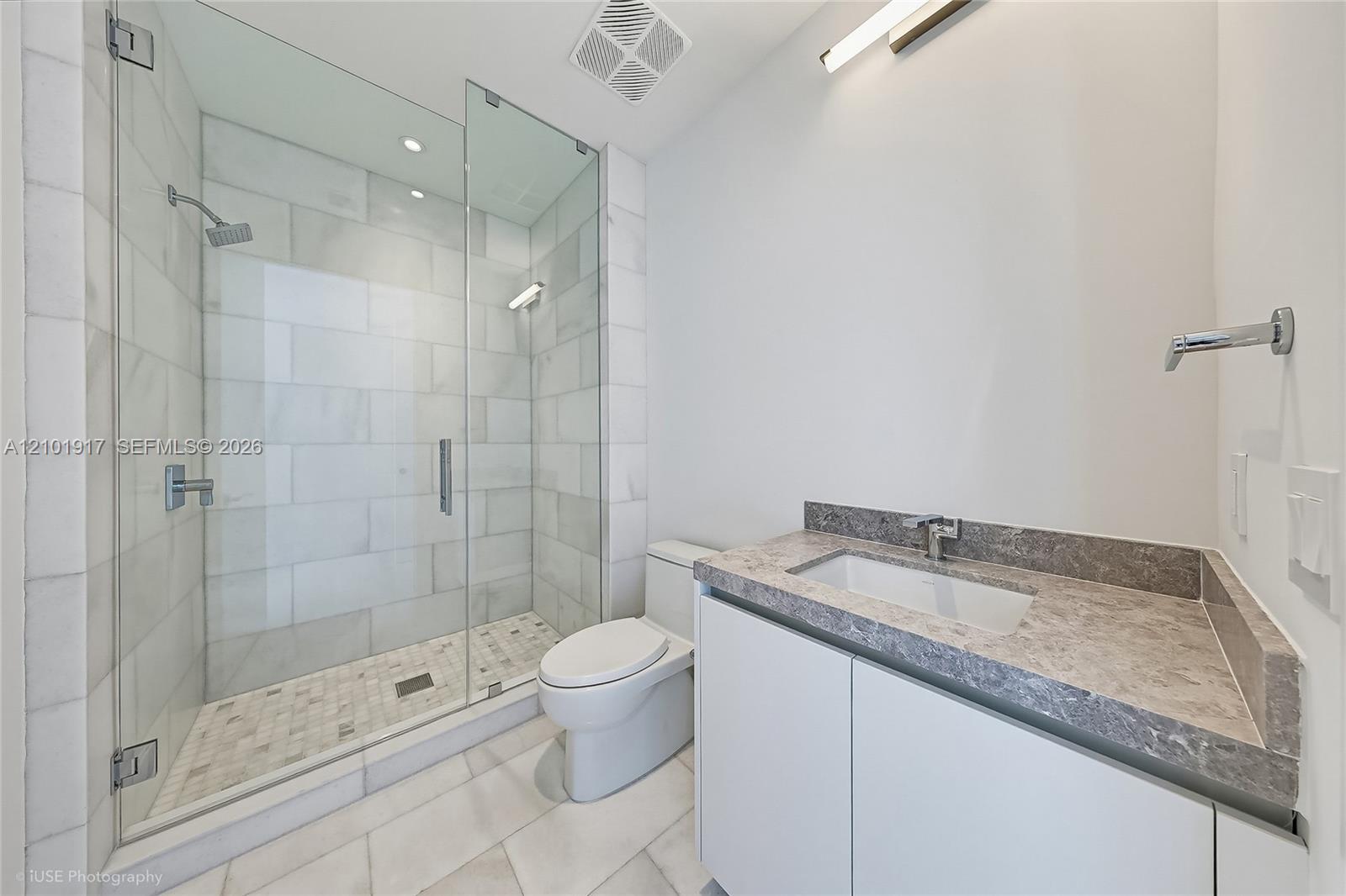 175 Southeast 25th Road, Unit 3002 Miami, FL 33129 - Photo 9 of 21 Gallery Image 9