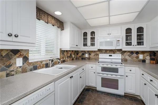 $1,800 | 5515 Rattlesnake Hammock Road, Unit 205, Naples, FL 34113