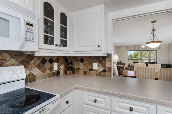 $1,800 | 5515 Rattlesnake Hammock Road, Unit 205, Naples, FL 34113
