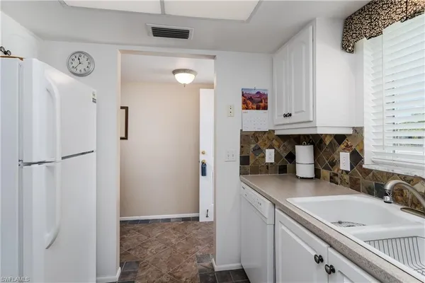 $1,800 | 5515 Rattlesnake Hammock Road, Unit 205, Naples, FL 34113