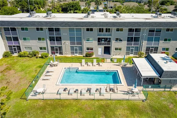 $1,800 | 5515 Rattlesnake Hammock Road, Unit 205, Naples, FL 34113