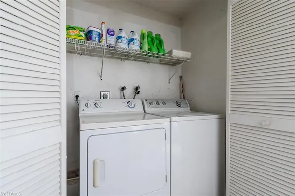 $1,800 | 5515 Rattlesnake Hammock Road, Unit 205, Naples, FL 34113