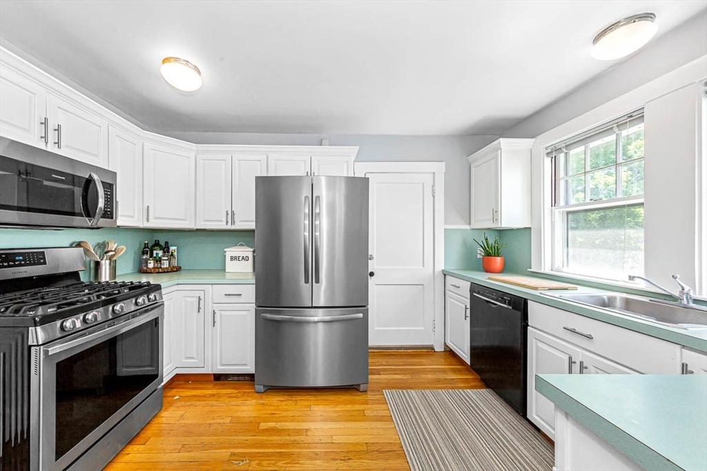17 Holden Road, Unit 17 Belmont, MA 02478 - Photo 3 of 25