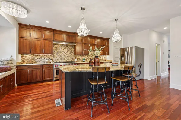 $1,900,000 | 816 South Veitch Street, Arlington, VA 22204