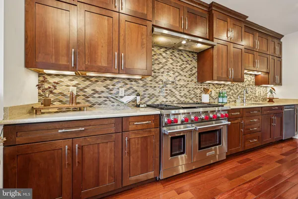 $1,900,000 | 816 South Veitch Street, Arlington, VA 22204