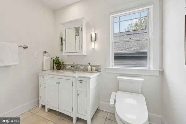 $1,900,000 | 816 South Veitch Street, Arlington, VA 22204