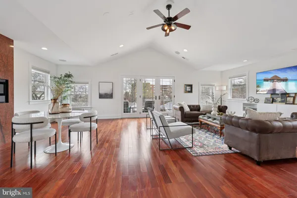 $1,900,000 | 816 South Veitch Street, Arlington, VA 22204