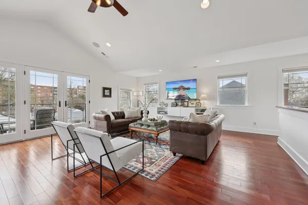 $1,900,000 | 816 South Veitch Street, Arlington, VA 22204