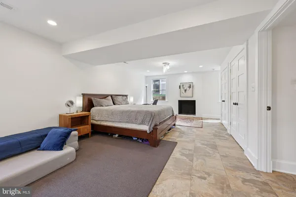 $1,900,000 | 816 South Veitch Street, Arlington, VA 22204