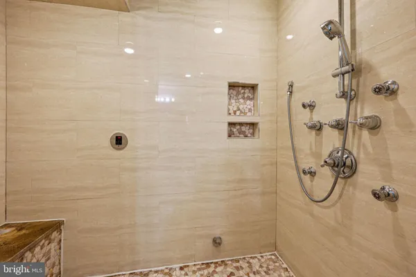 $1,900,000 | 816 South Veitch Street, Arlington, VA 22204