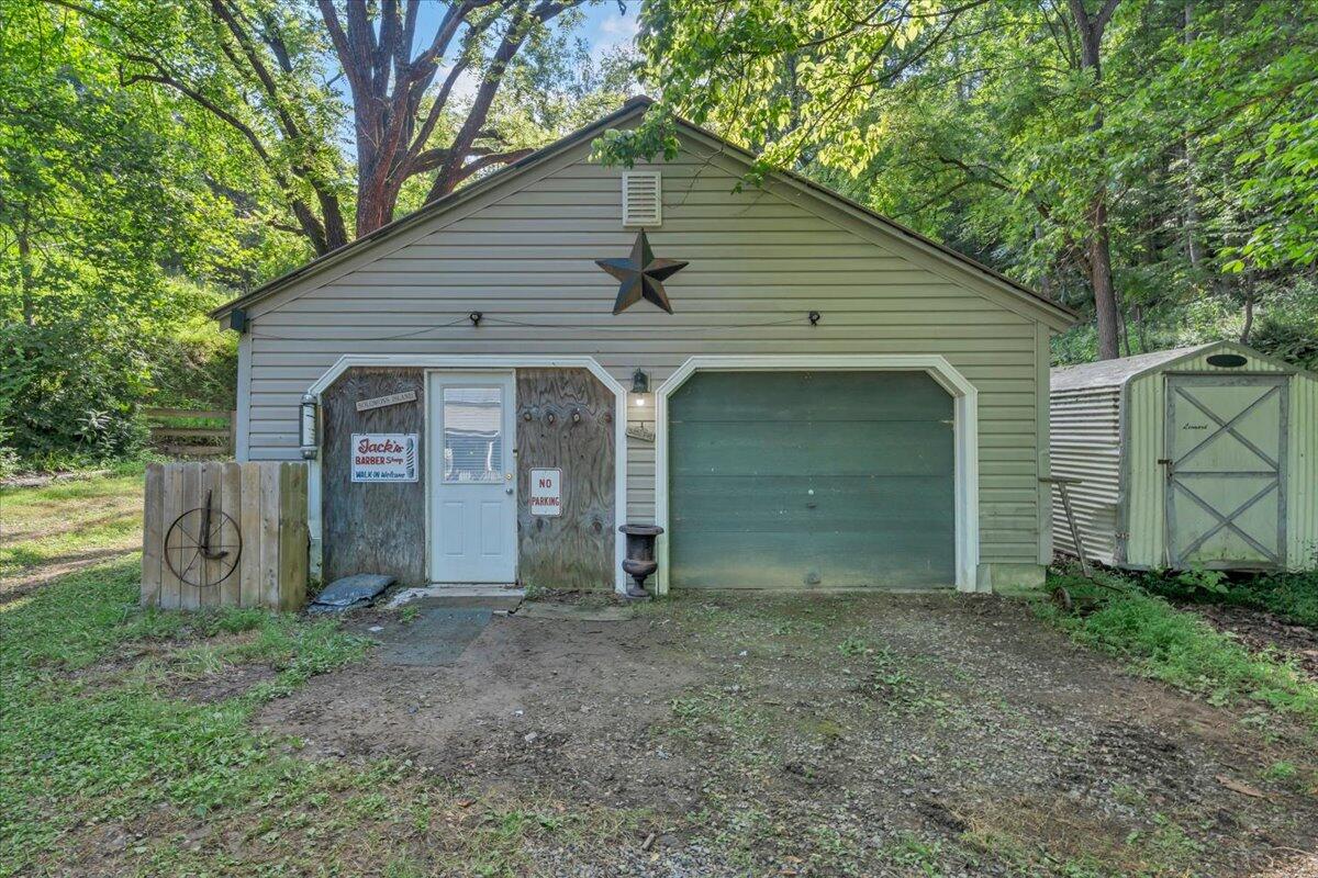 6624 Franklin Road Boones Mill, VA 24065 - Photo 35 of 57 35-MIB04708