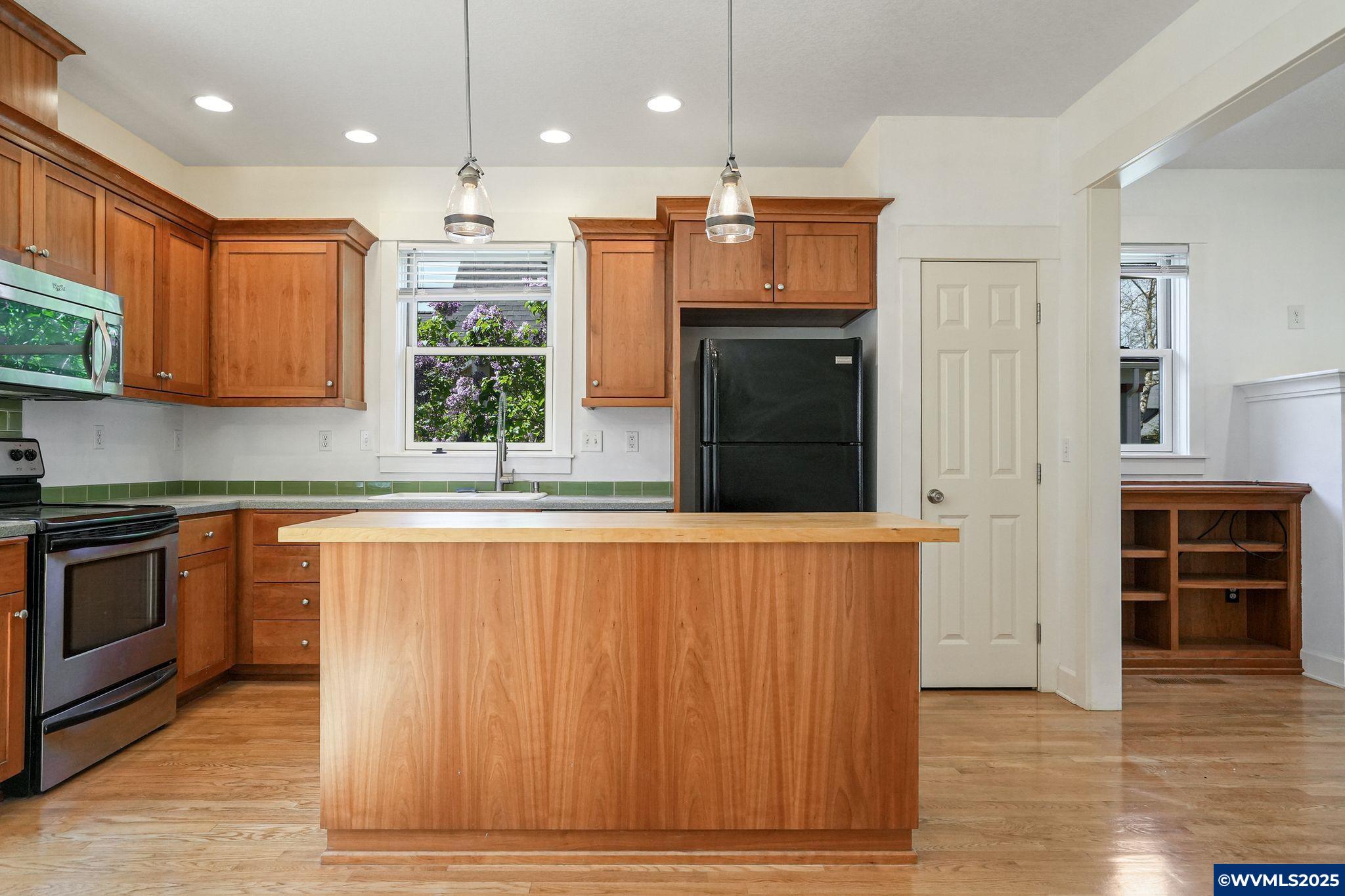 1663 Berkeley Lane East Monmouth, OR 97361 - Photo 15 of 38