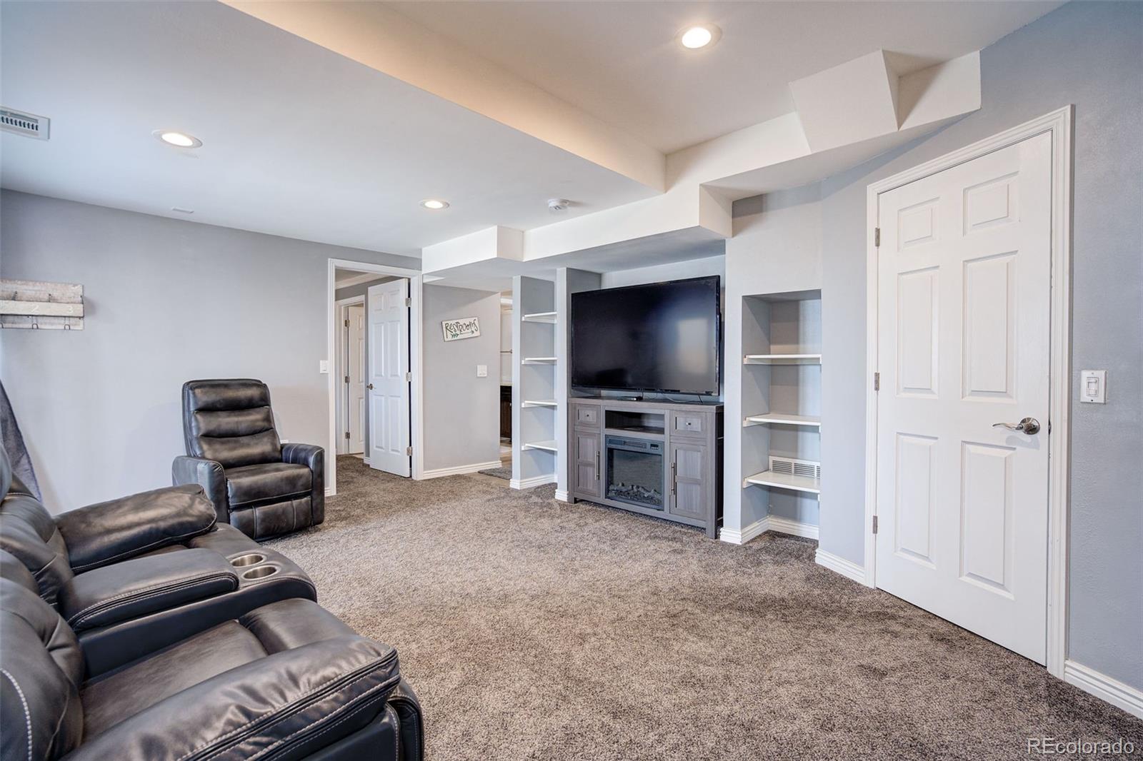 612 Ruby Drive Fort Collins, CO 80525 - Photo 29 of 40 a view of a livingroom with furniture