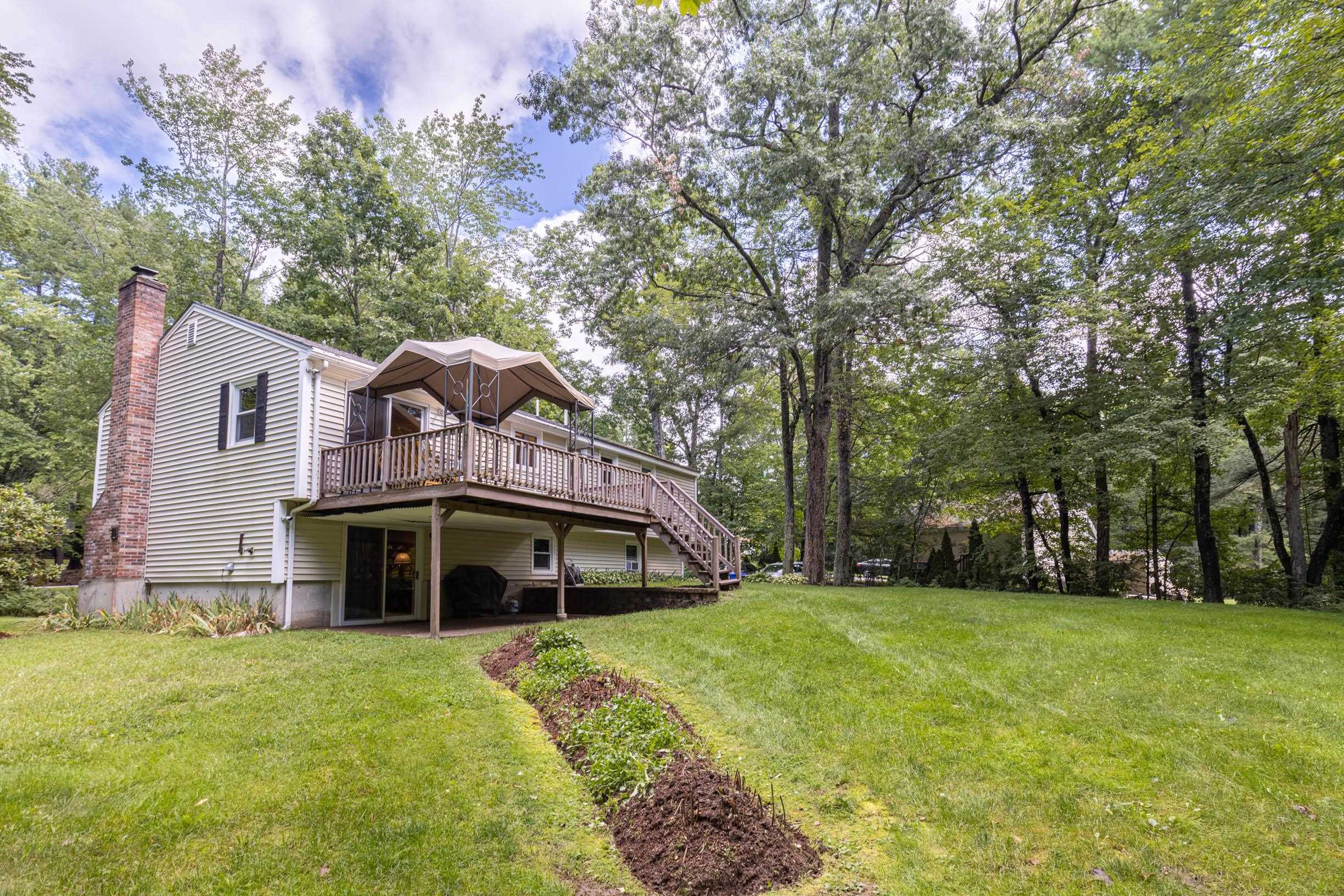 17 Rolling Ridge Road Londonderry, NH 03053 - Photo 36 of 38