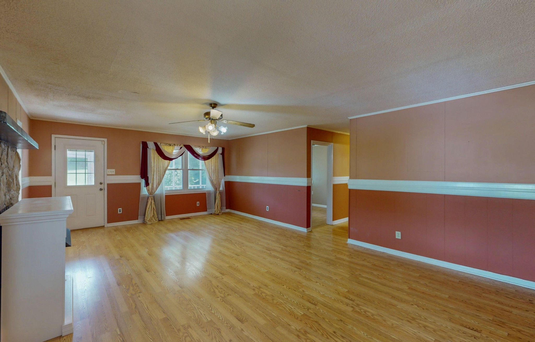 428 Caldwell Road Southeast Cleveland, TN 37323 - Photo 24 of 91 a view of a livingroom with wooden floor