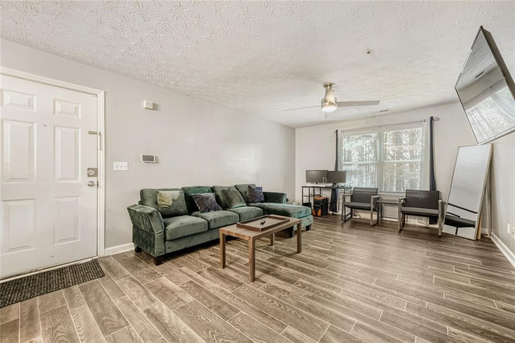 10204 Fairington Ridge Circle Lithonia, GA 30038 - Photo 4 of 16