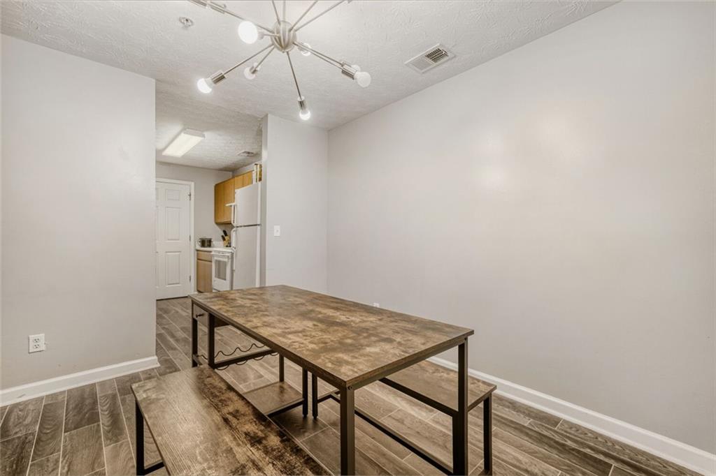 10204 Fairington Ridge Circle Lithonia, GA 30038 - Photo 7 of 16