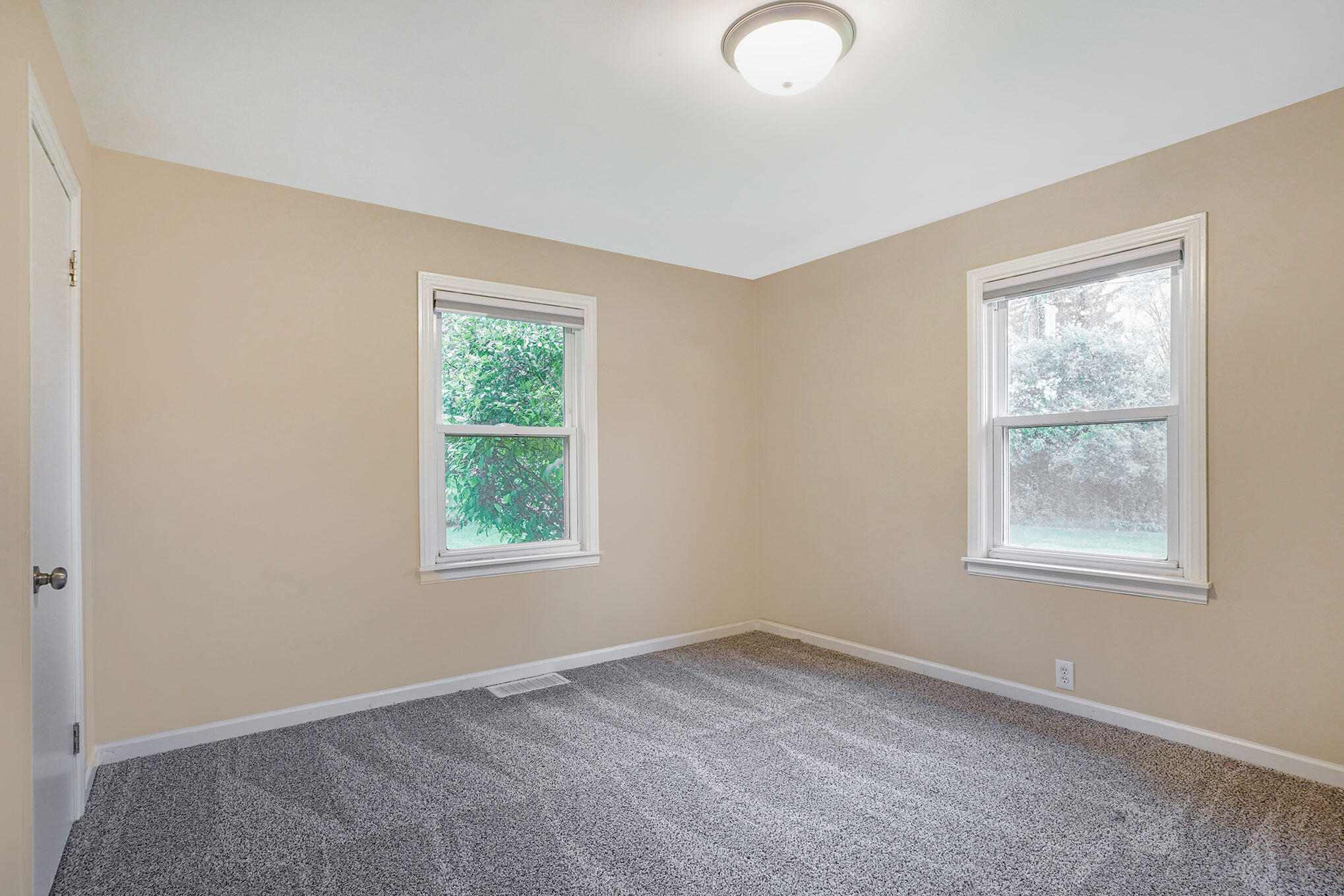 6668 Cascade Road Southeast Grand Rapids, MI 49546 - Photo 11 of 34 Photo-May-28,-11-04-24-AM