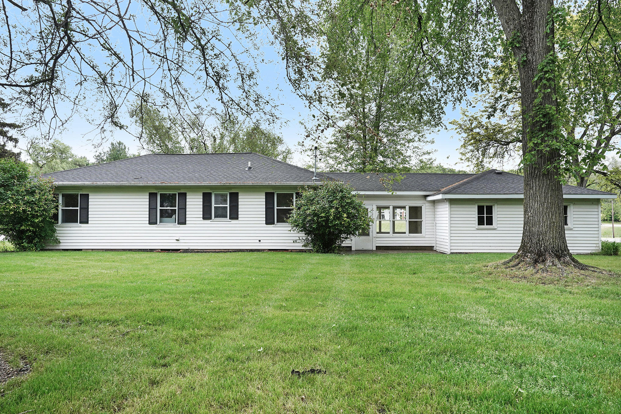 6668 Cascade Road Southeast Grand Rapids, MI 49546 - Photo 2 of 34 Photo-May-28,-11-24-19-AM