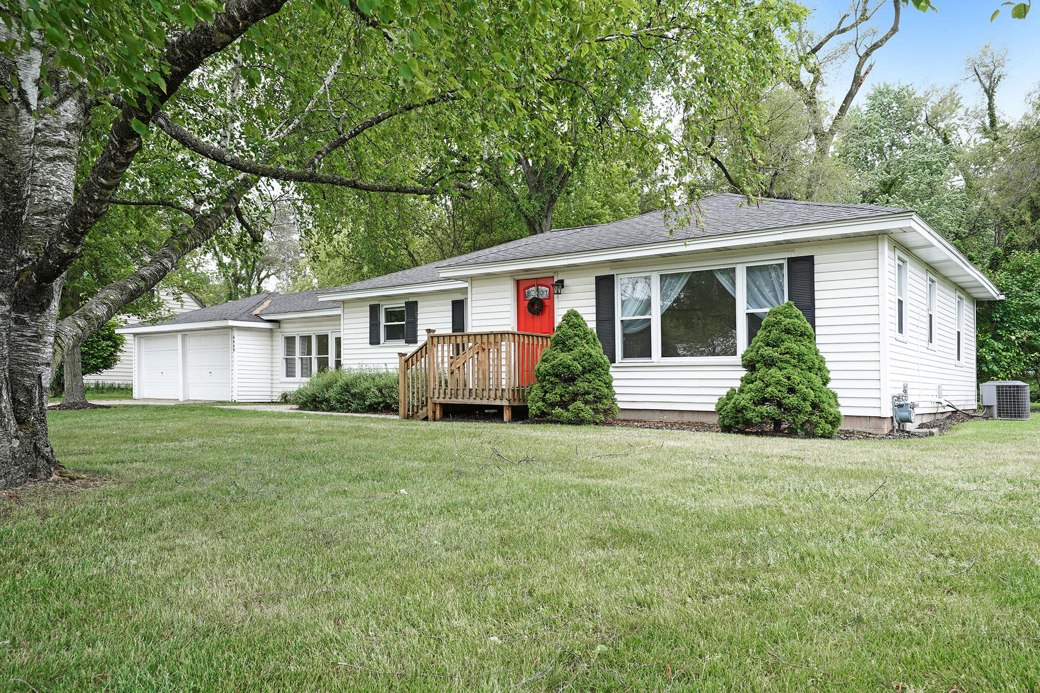 6668 Cascade Road Southeast Grand Rapids, MI 49546 - Photo 29 of 34 Photo-May-28,-2-29-14-PM