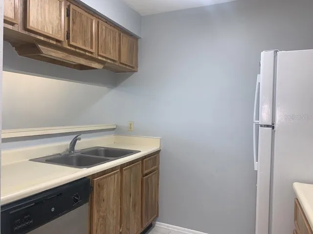 $1,200 | 14312 Hanging Moss Circle, Unit 101, Tampa, FL 33613