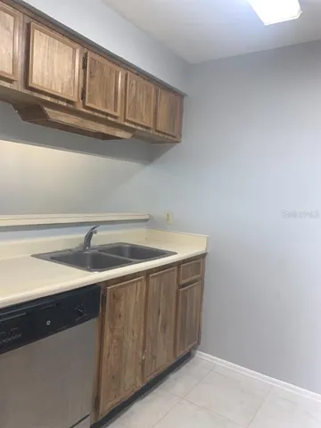 $1,200 | 14312 Hanging Moss Circle, Unit 101, Tampa, FL 33613