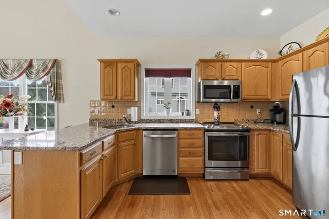 $425,000 | 8 Old Barn Road, Unit 8, East Windsor, CT 06088