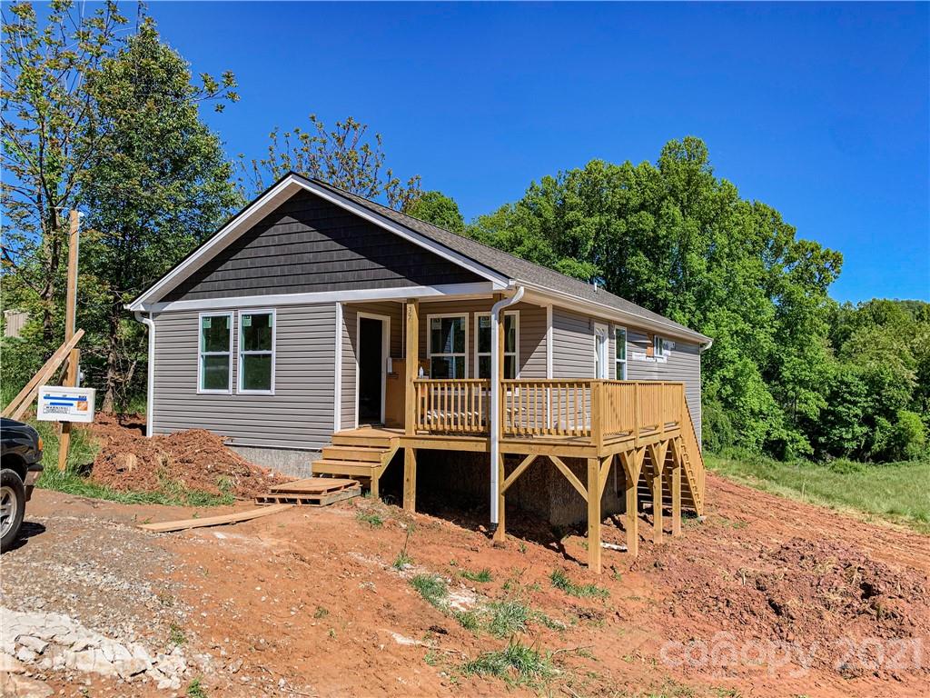 37 English Road Candler, NC 28715 - Photo 3 of 16 Gallery Image 3