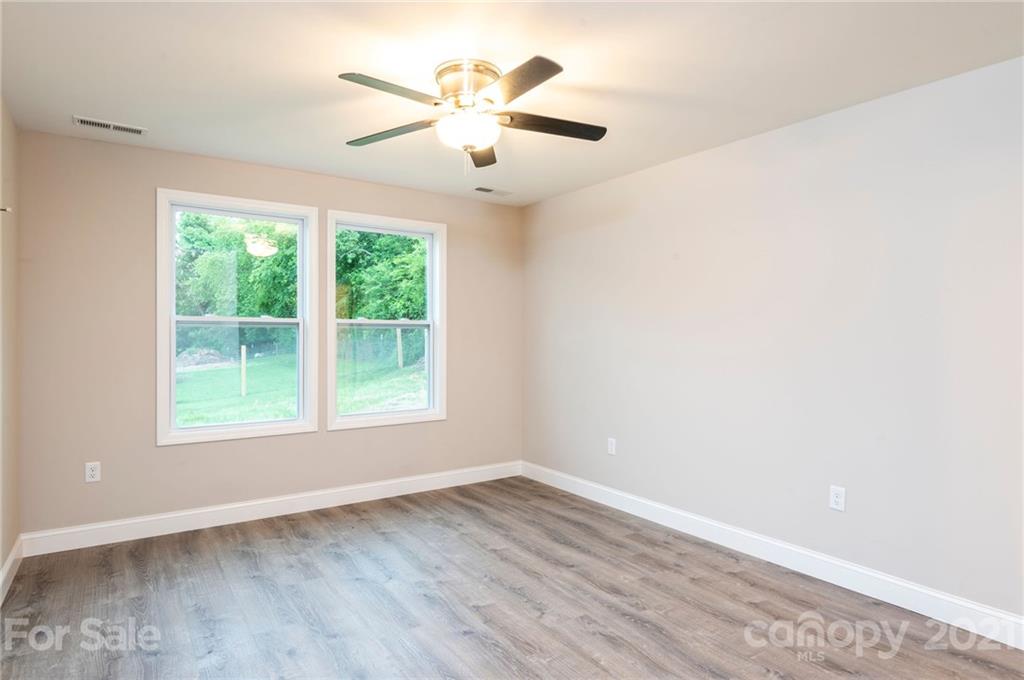 37 English Road Candler, NC 28715 - Photo 9 of 16 Gallery Image 9