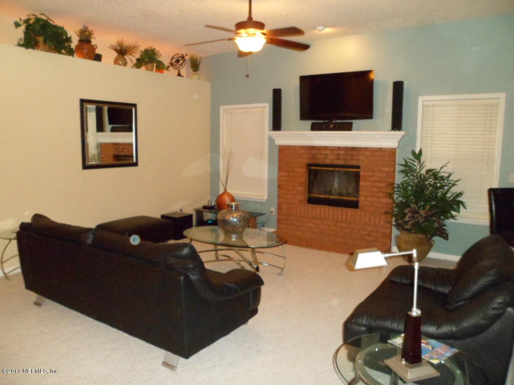4030 High Pine Road Jacksonville, FL 32225 - Photo 14 of 23 Family Room