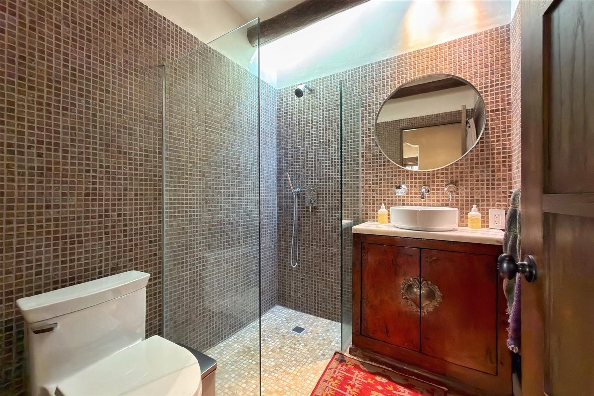 1433 Upper Canyon Road Santa Fe, NM 87501 - Photo 24 of 57 Guest Bathroom